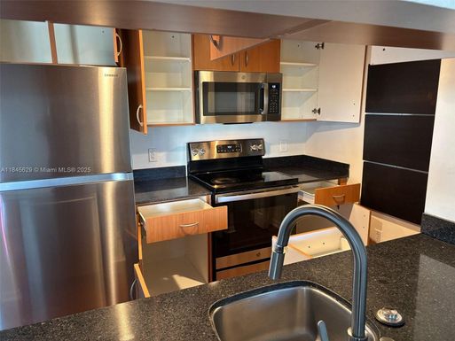 816 NW 11th St # 505, Miami FL 33136