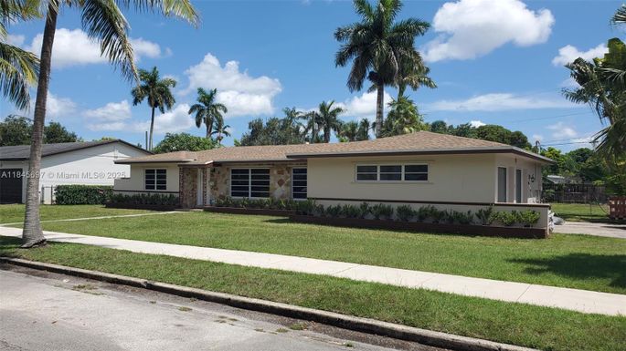 142 NW 21 St, Homestead FL 33030