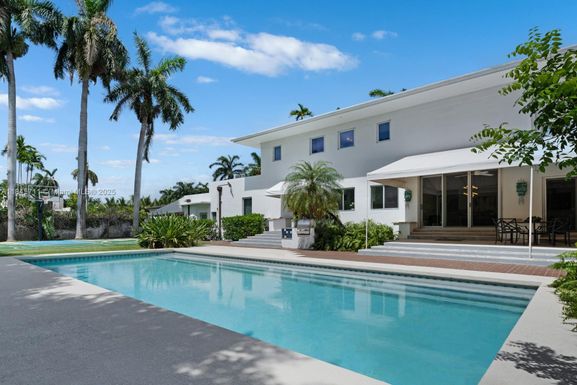 114 3rd San Marino Ter, Miami Beach FL 33139
