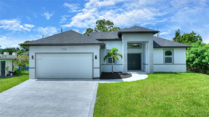 706 Coolidge Ave., Lehigh Acres FL 33936