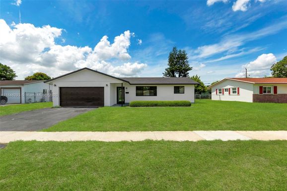 4820 NW 17th Ct, Lauderhill FL 33313