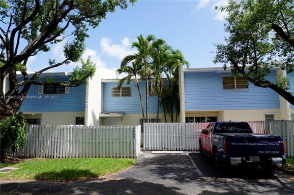 22346 SW 103rd Ct, Cutler Bay FL 33190
