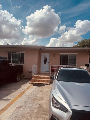 250 E 17th St, Hialeah FL 33010