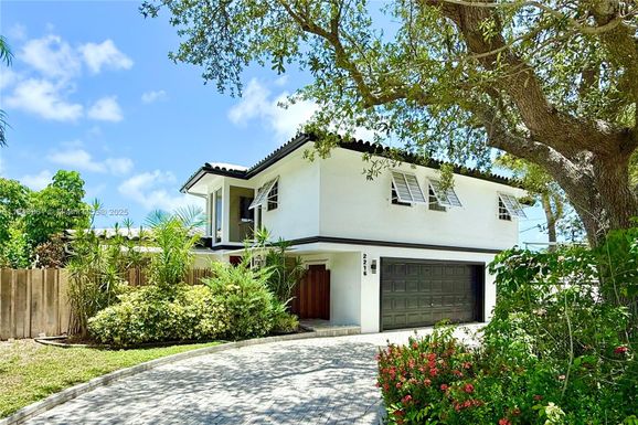 2216 NE 18th Ave, Wilton Manors FL 33305