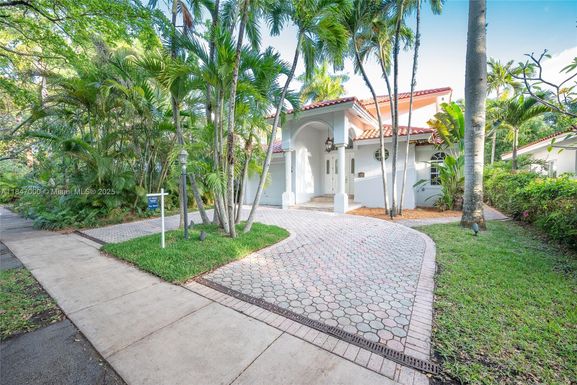 1135 Asturia Ave, Coral Gables FL 33134