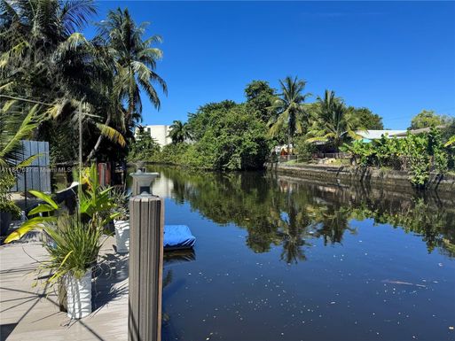 2024 NW 10th Ave, Fort Lauderdale FL 33311