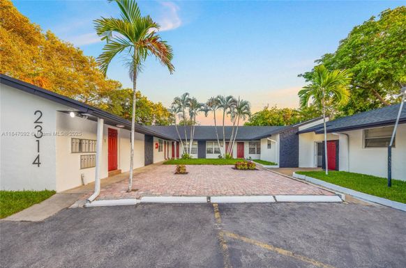 2314 Polk St, Hollywood FL 33020