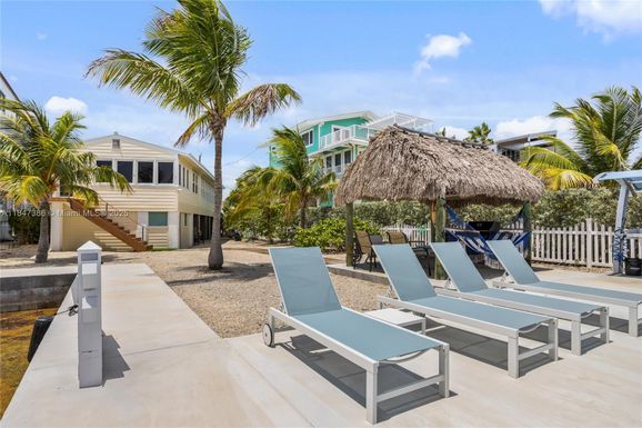 235 Tavernier Dr, Key Largo FL 33070