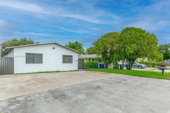 6125 SW 40th Ct, Miramar FL 33023