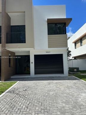 5571 W Oak Way, Dania Beach FL 33314