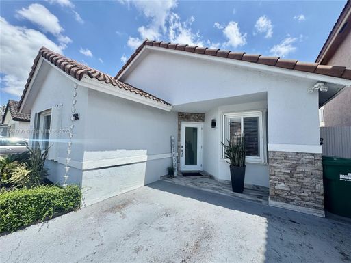 11512 SW 6th St, Sweetwater FL 33174