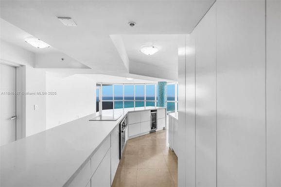 6301 Collins Ave # 1903, Miami Beach FL 33141