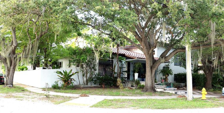 1051 NE 86th St, Miami FL 33138