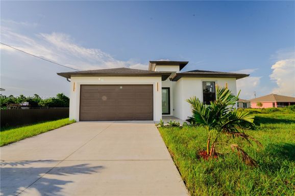 433 Rayford St, Lehigh Acres FL 33974