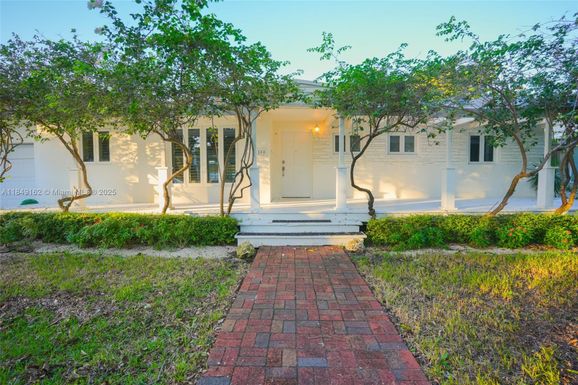 355 Redwood Ln, Key Biscayne FL 33149