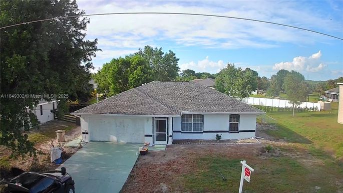 3844 Heyburn St, Lehigh Acres FL 33905