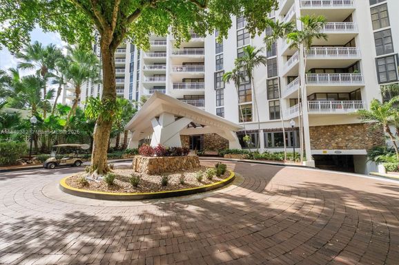 1000 Quayside Ter # 1606, Miami FL 33138