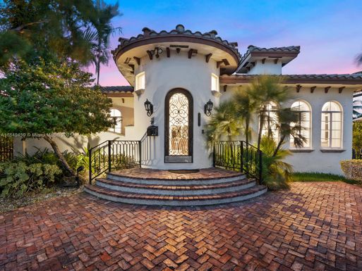 1223 Jackson St, Hollywood FL 33019