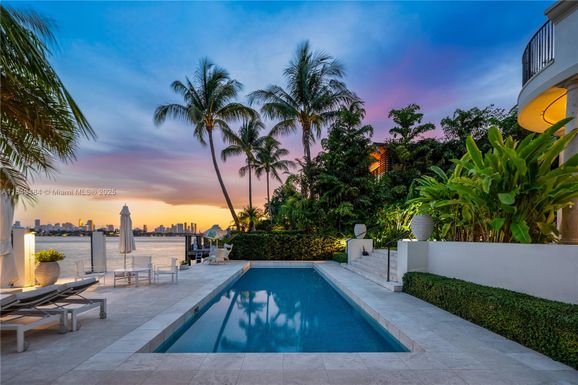 1818 W 23rd St, Miami Beach FL 33140