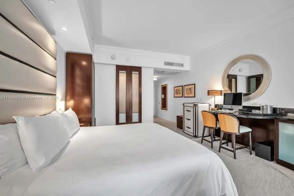 4391 Collins Ave # 918, Miami Beach FL 33140