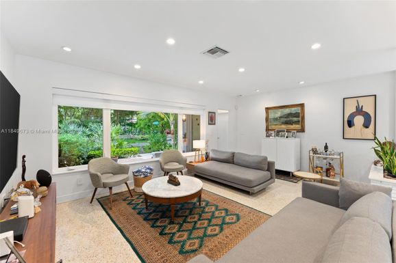 415 Garlenda Ave, Coral Gables FL 33146