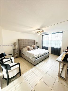 2750 NE 183rd St # 1404, Aventura FL 33160
