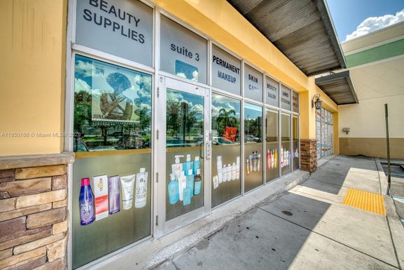 Full Service Salon Suite For Sale In Hialeah Gardens, Hialeah FL 33016