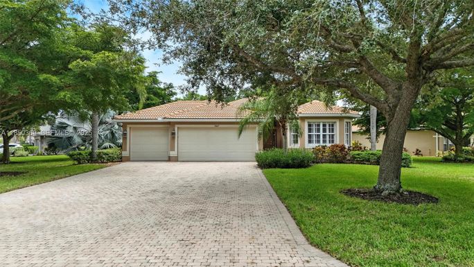 9827 Colonial Walk N, Estero FL 33928