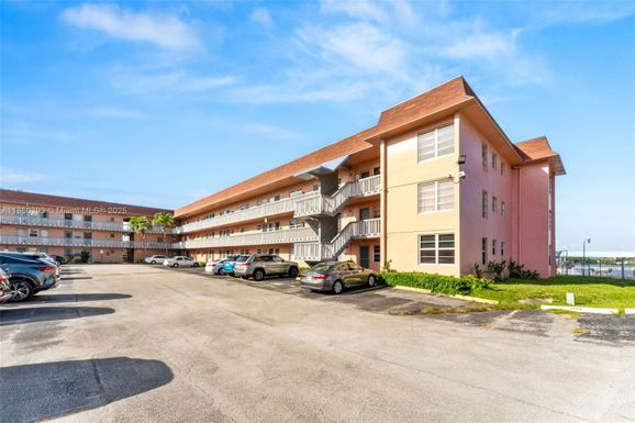 18555 NE 14th Ave # 613, Miami FL 33179