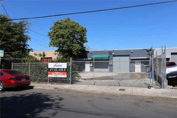 1847 NW 21st St, Miami FL 33142