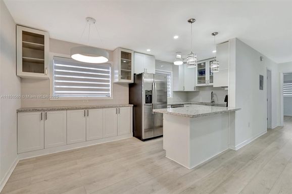 15600 NE 6th Ave # 30A, Miami FL 33162