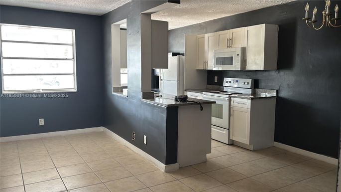 1100 NE 1st Ct # 108, Hallandale Beach FL 33009