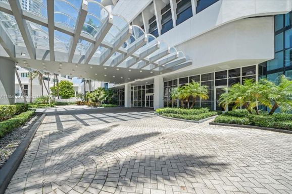 6301 Collins Ave # 2705, Miami Beach FL 33141