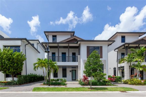 8173 NW 47th Ter, Doral FL 33166