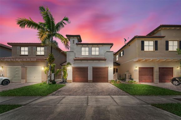 22837 SW 89th Path, Cutler Bay FL 33190