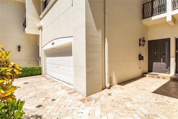 5003 NE London Walk Ter # 41, Miami FL 33138