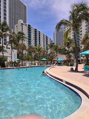 3901 S Ocean Dr # 5C, Hollywood FL 33019