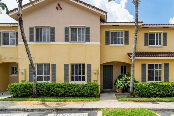 6036 SW 19th St, North Lauderdale FL 33068