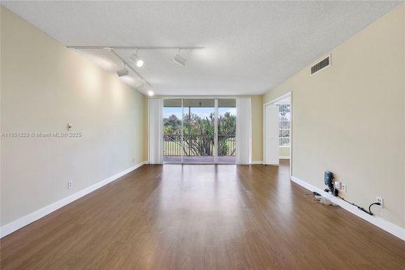 3351 S Palm Aire Dr # 205, Pompano Beach FL 33069