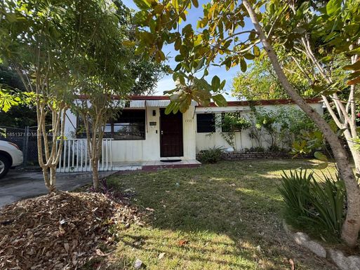 1355 NE 139th St, North Miami FL 33161