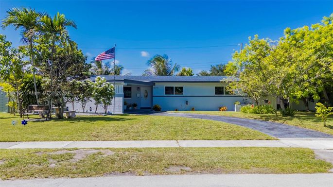 8711 SW 191st St, Cutler Bay FL 33157