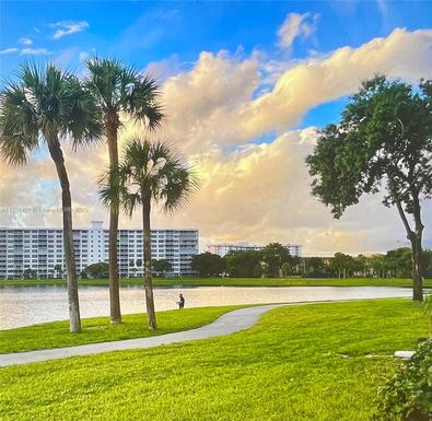2801 N Palm Aire Dr # 404, Pompano Beach FL 33069