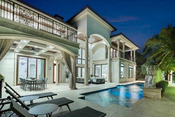 2225 W Silver Palm Rd, Boca Raton FL 33432