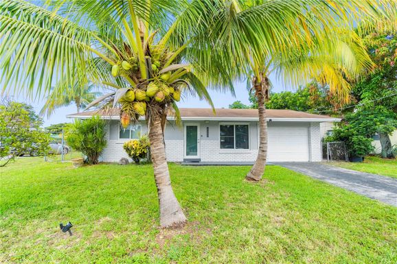 6121 NW 45th Ave, Fort Lauderdale FL 33319