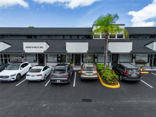 9020 SW 152nd St, Palmetto Bay FL 33157