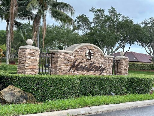 980 NE 33rd Ter # 203, Homestead FL 33033