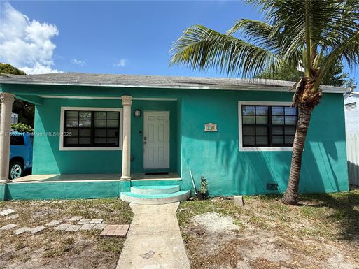 733 45th St, West Palm Beach FL 33407
