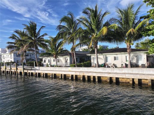 2200 Bay Dr # 3, Miami Beach FL 33141