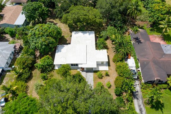 1074 NW 153rd St, Miami FL 33169