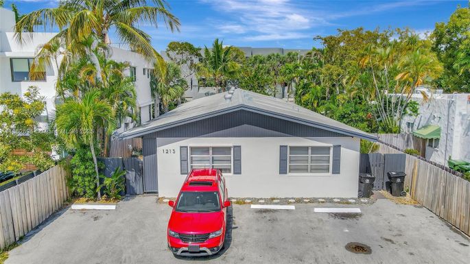 1213 SE 1st St, Fort Lauderdale FL 33301